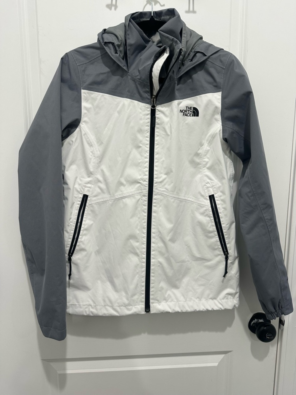 The North Face Resolve Dryvent Women’s Two-Tone Hooded Jacket - White & Gray